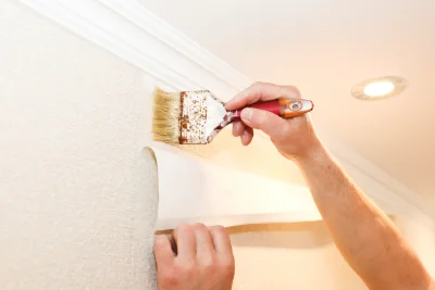 Pose de papier peint à Guissény — revêtements muraux et toiles de verre